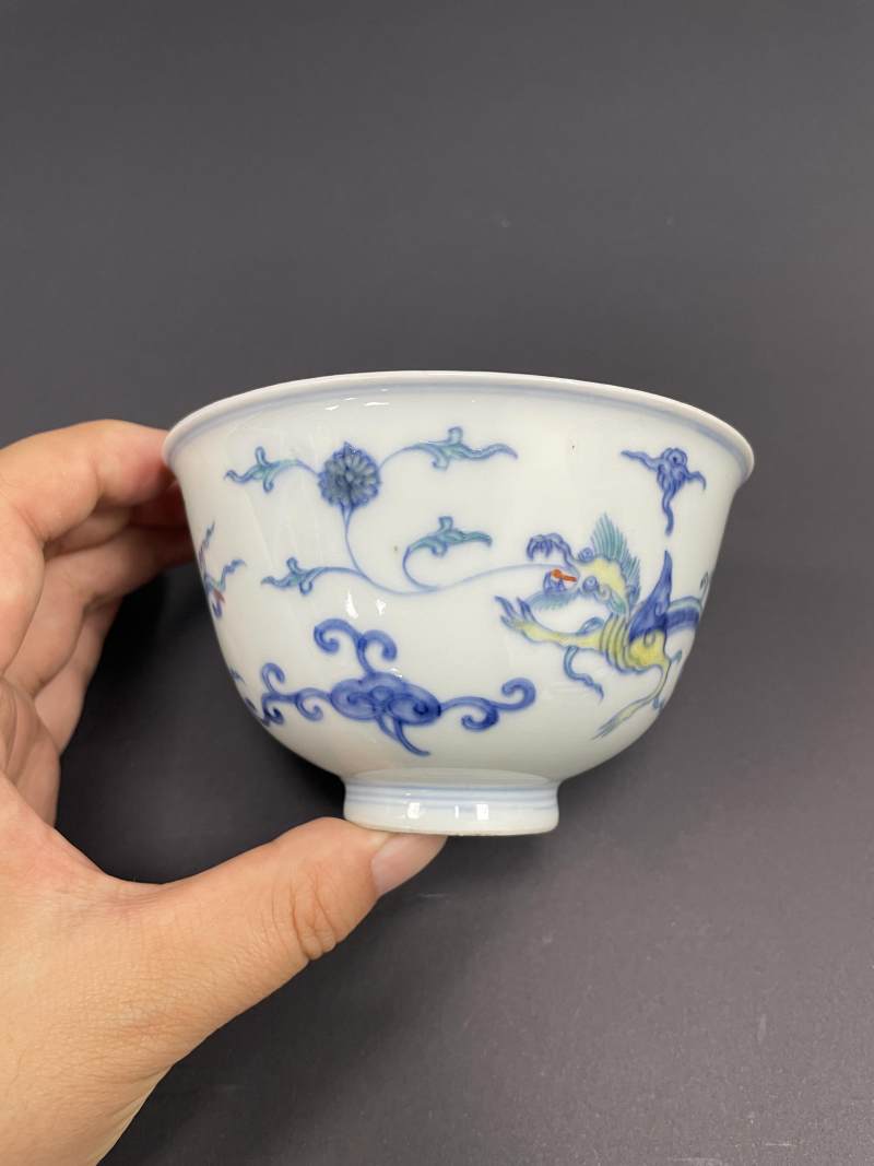 清雍正 斗彩穿花螭龙纹杯 - 图3
