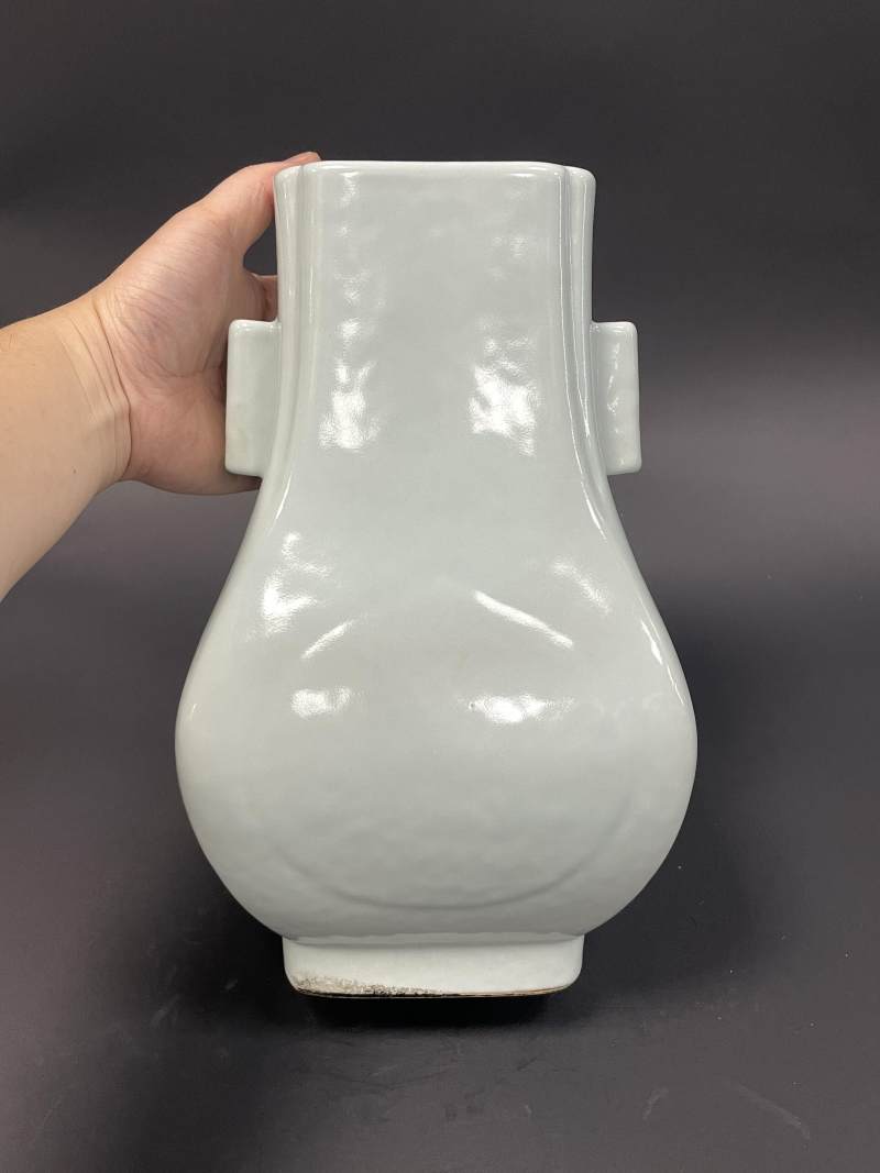 清光绪 粉青釉贯耳瓶 - 图4