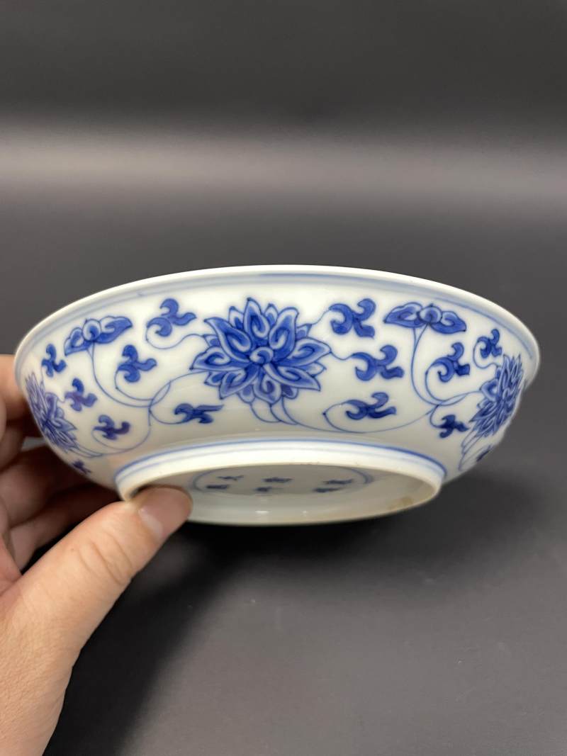 清康熙 青花缠枝莲纹盘 - 图6