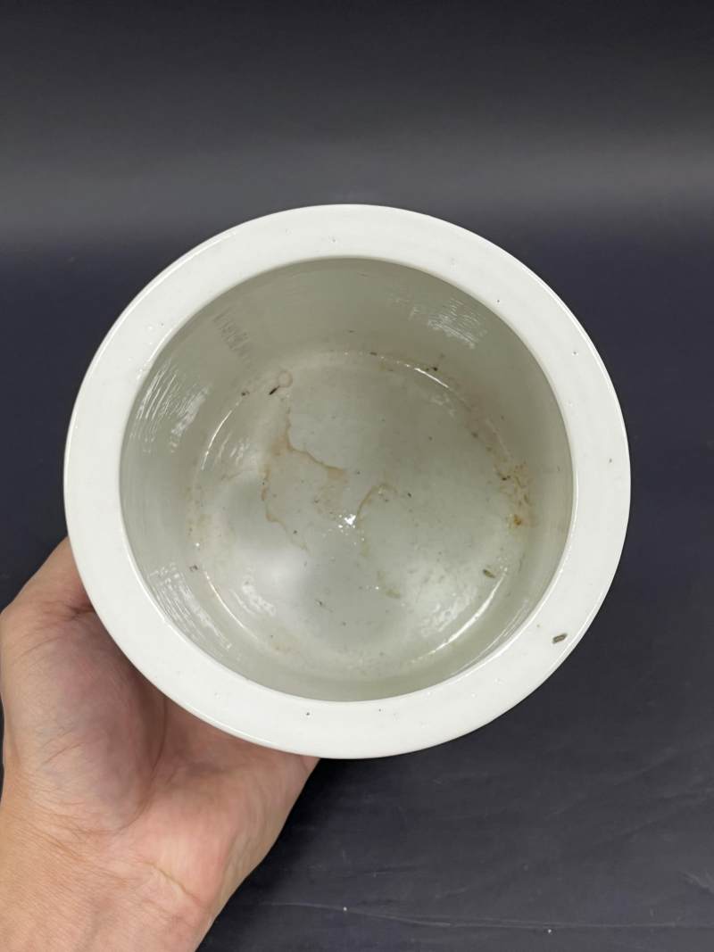 清光绪三十三年（1907年）、清晚期 黄釉雕瓷山水纹笔筒、青花花卉纹笔筒各一件 - 图16