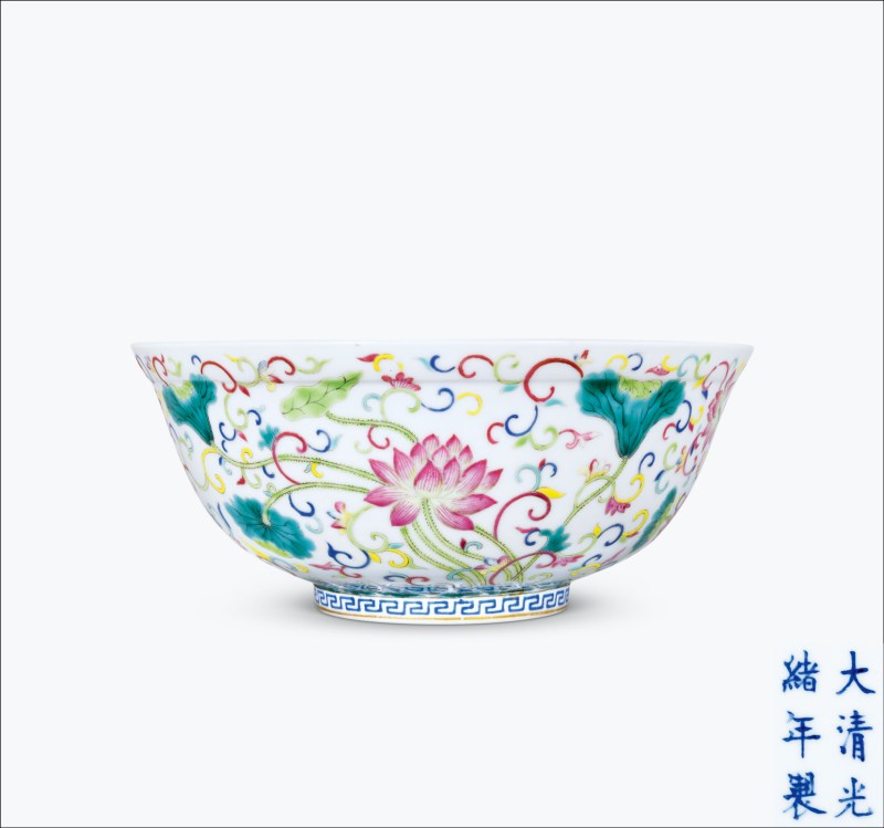 清光绪 内青花外粉彩荷塘图大碗 - 图1