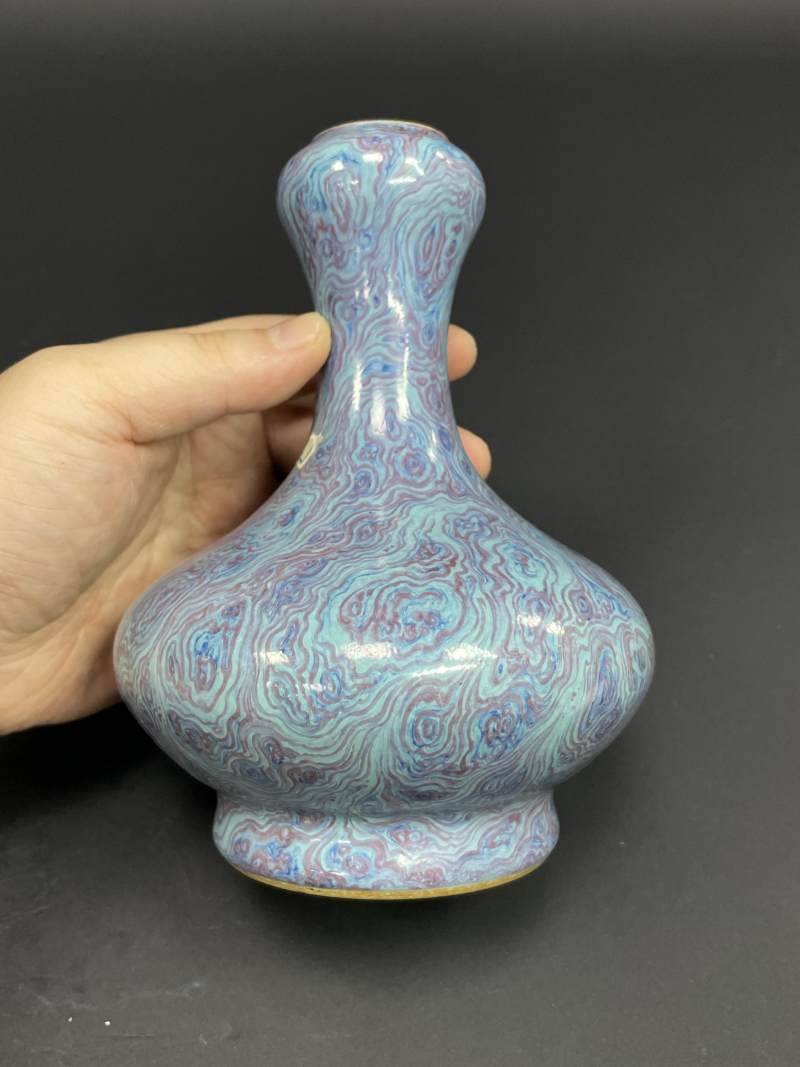 清晚期 仿绞胎蒜头瓶 - 图3