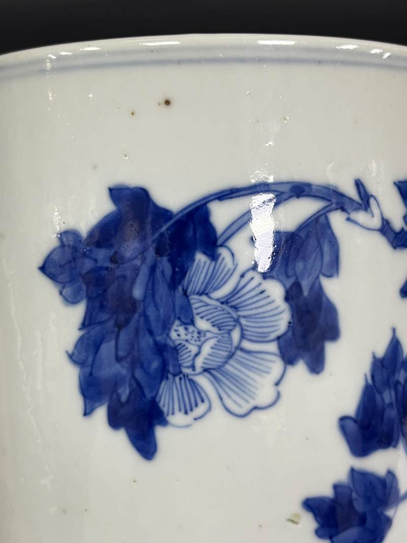 清光绪三十三年（1907年）、清晚期 黄釉雕瓷山水纹笔筒、青花花卉纹笔筒各一件 - 图19