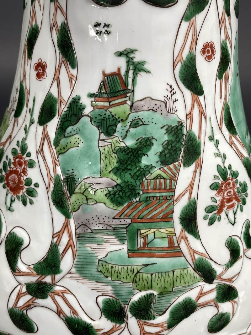 清康熙 五彩凸花山水楼阁纹琵琶尊 - 图10