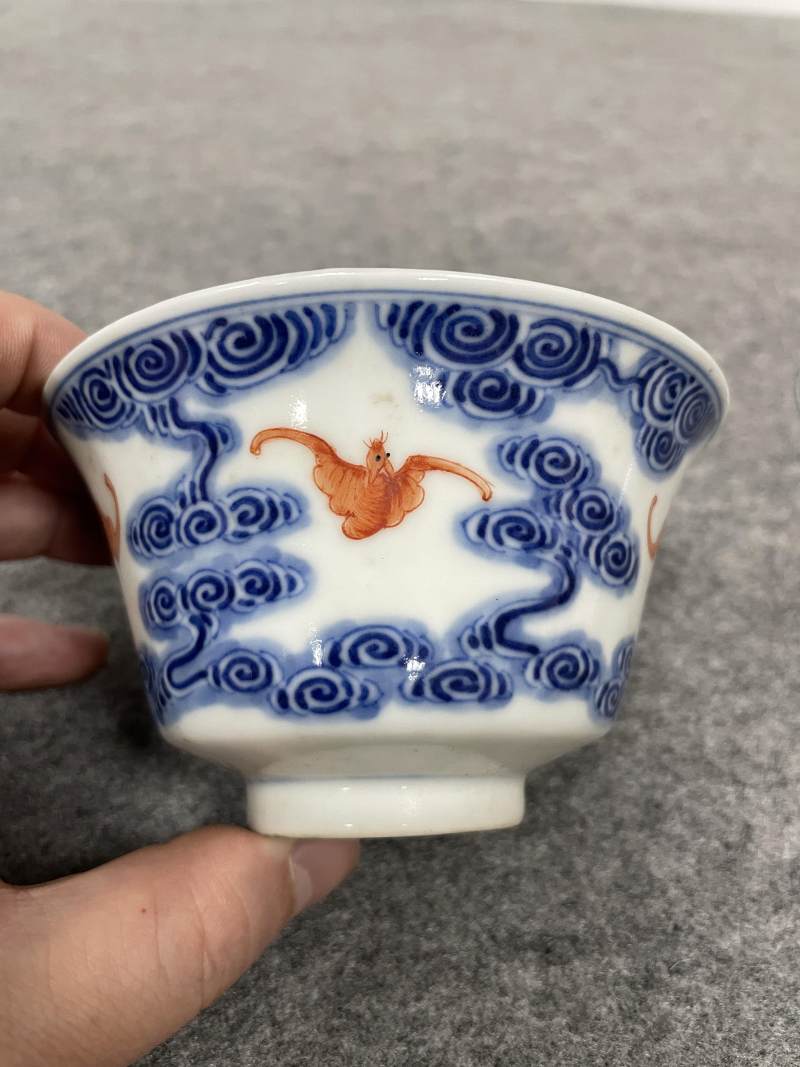 清光绪 青花矾红洪福齐天图杯、碗、盖碗、盘、匙八十三只 - 图80