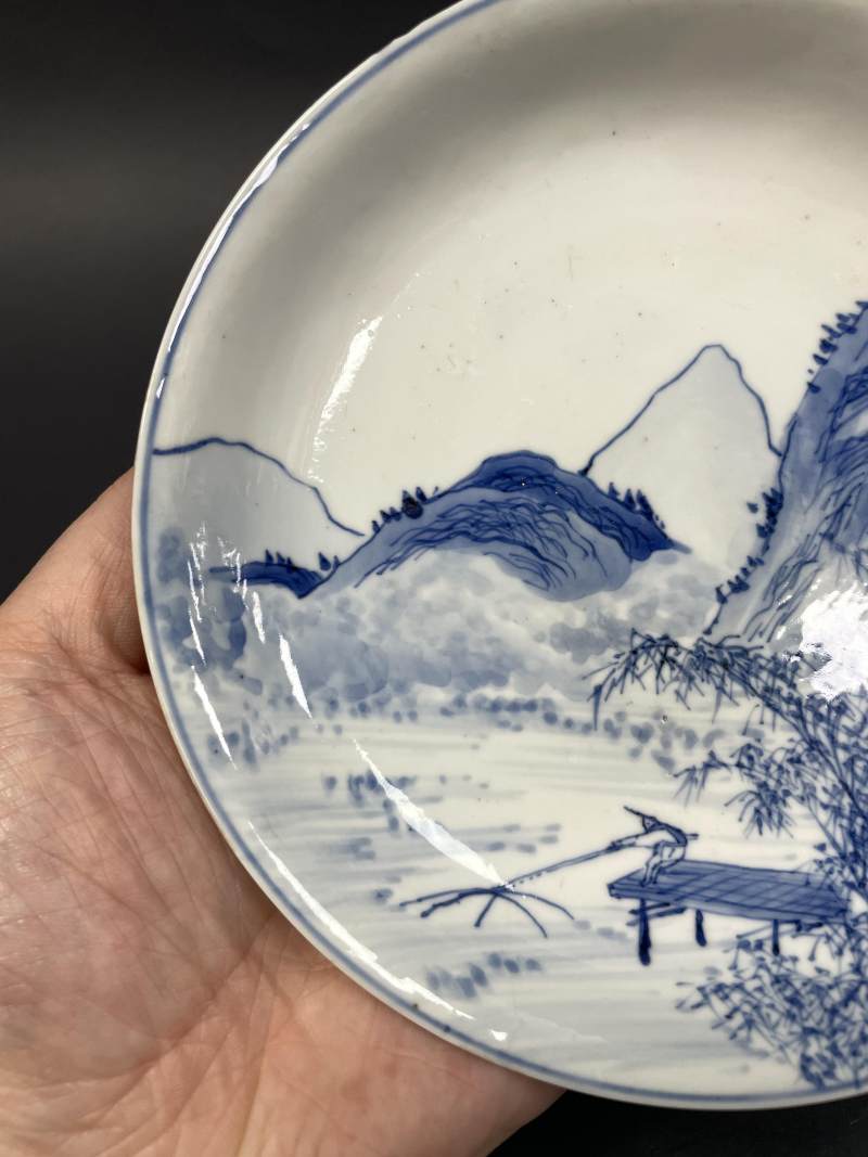 清康熙 青花米点皴山水人物纹盘 - 图3