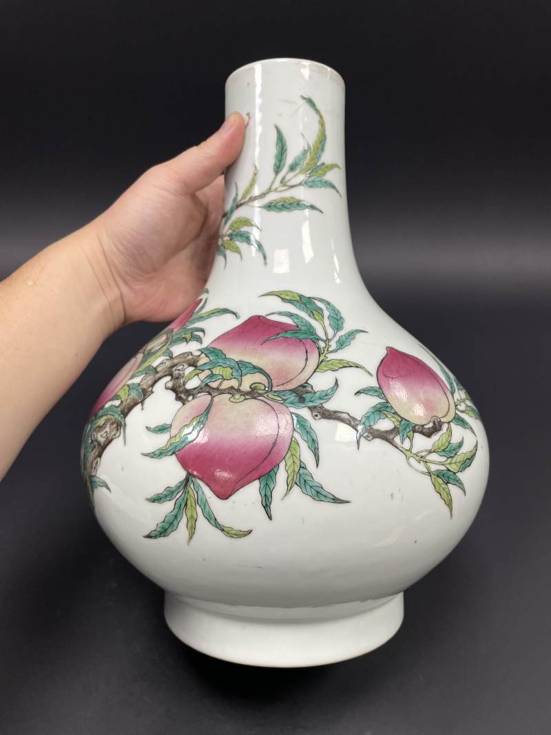 清光绪 粉彩九桃荸荠瓶 - 图5