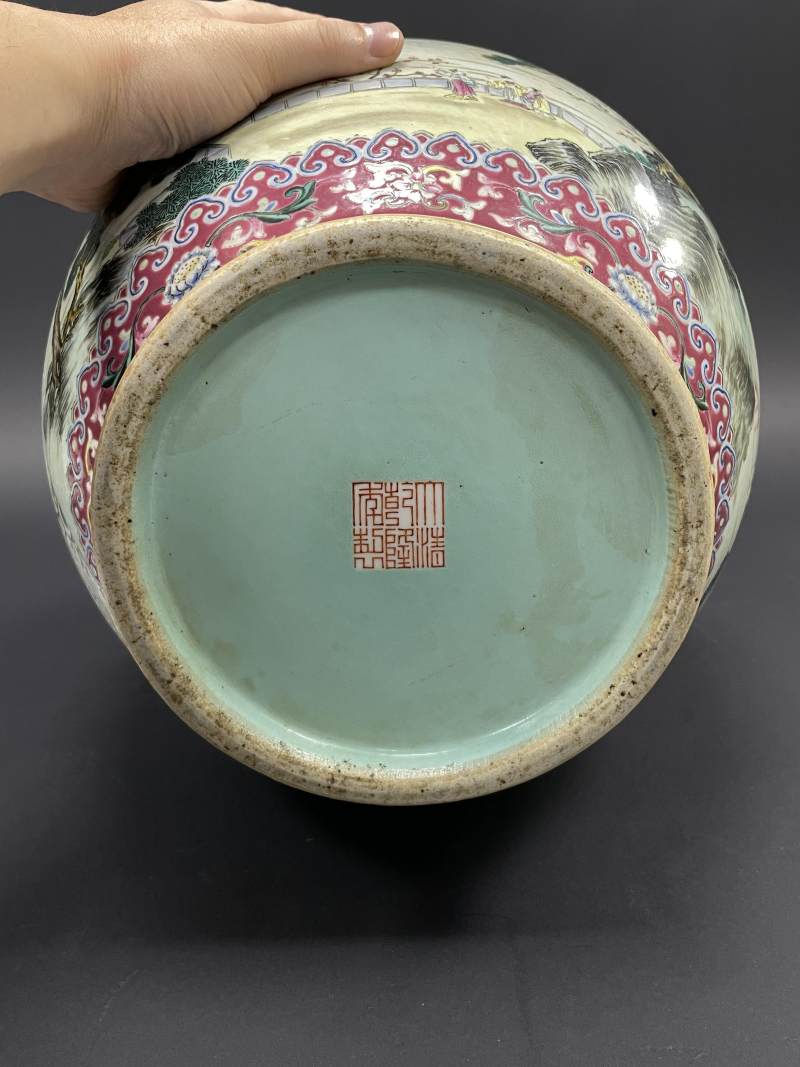 清晚期 粉彩山水人物纹吉庆耳大瓶 - 图8