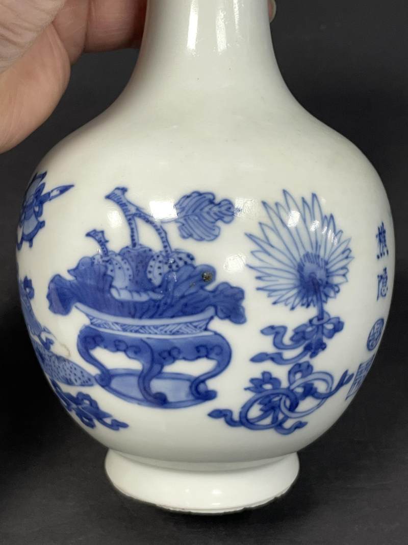 清康熙 青花瓶花博古诗文瓶 - 图13