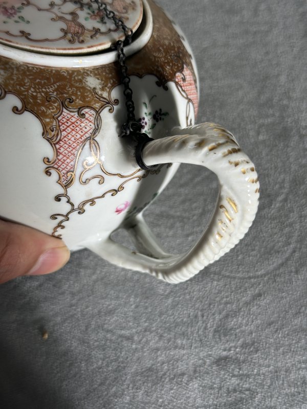清乾隆 粉彩花卉描金茶壶 - 图16