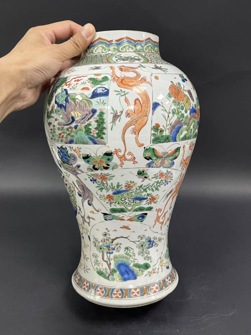 清康熙 五彩瑞兽花蝶纹将军罐一对 - 图36