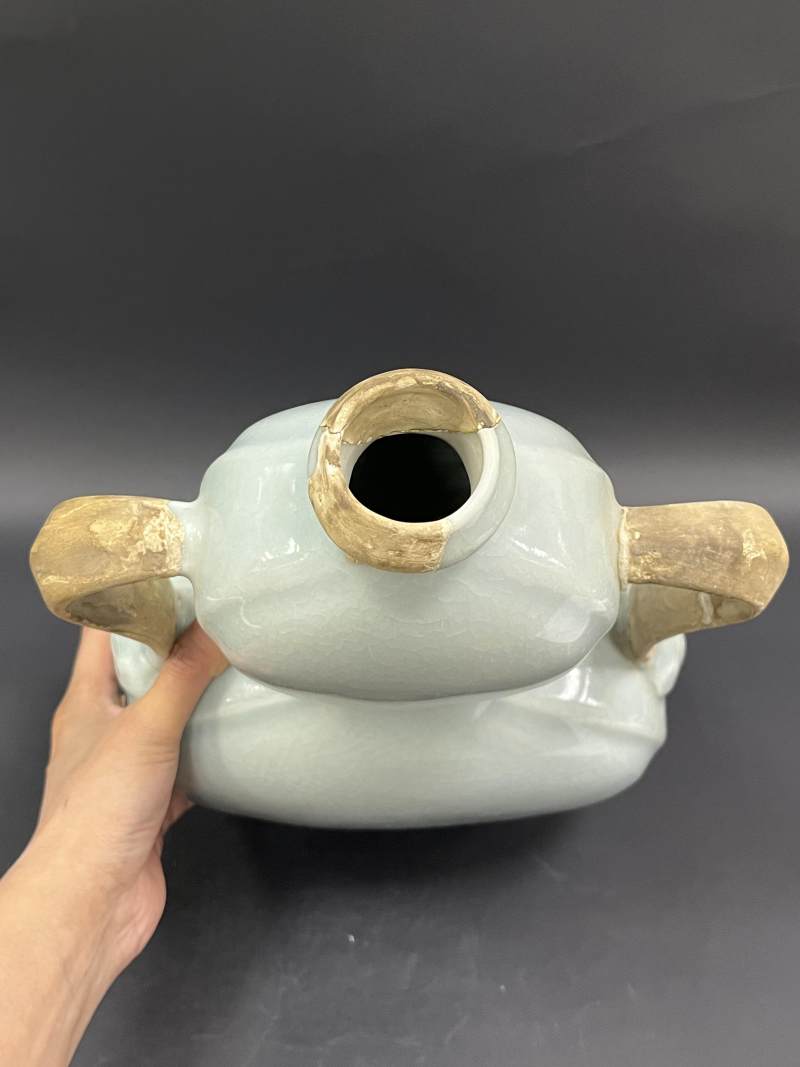 清乾隆 仿官釉绶带耳葫芦扁瓶 - 图6