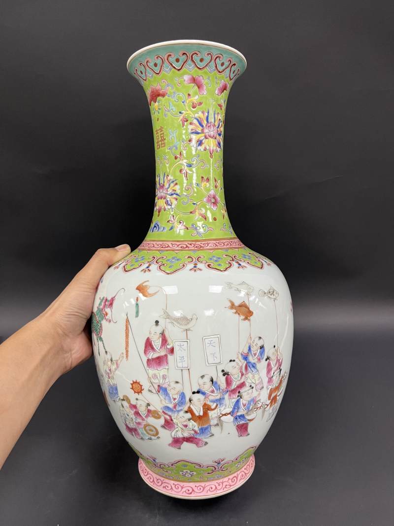 清道光 粉彩百子婴戏图瓶 - 图2