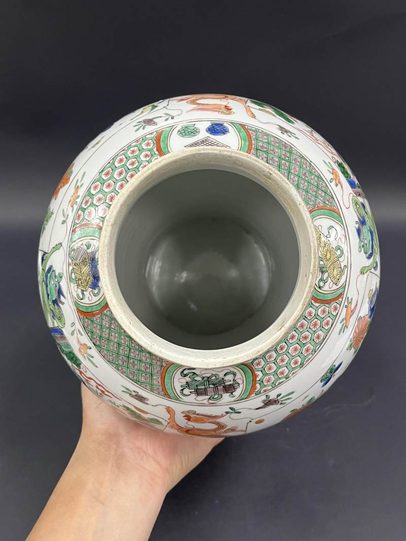 清康熙 五彩瑞兽花蝶纹将军罐一对 - 图37