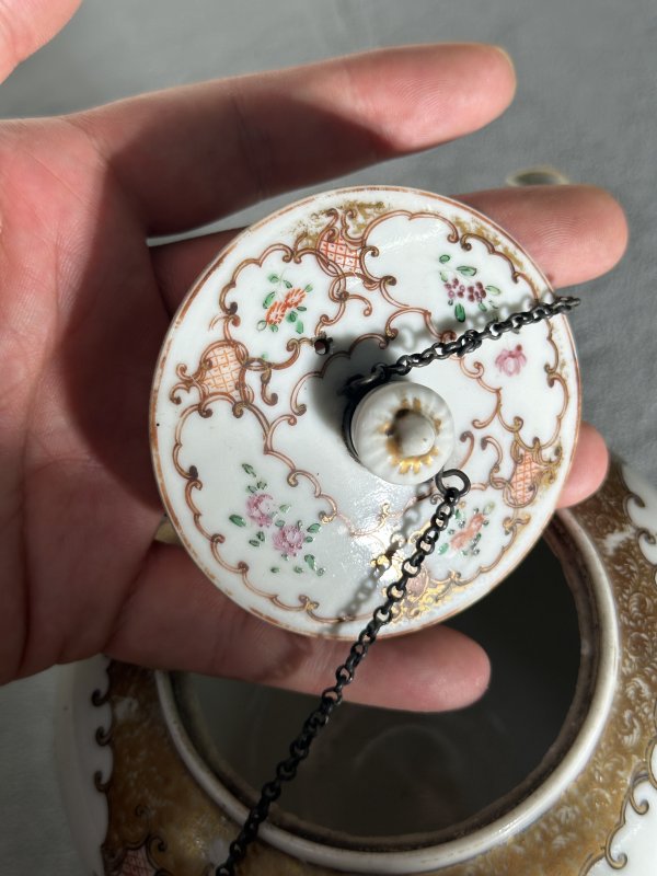 清乾隆 粉彩花卉描金茶壶 - 图10