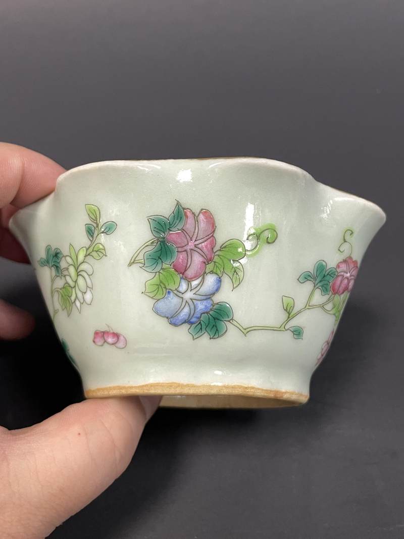 清光绪 青釉粉彩折枝花卉纹花口杯一对 - 图6