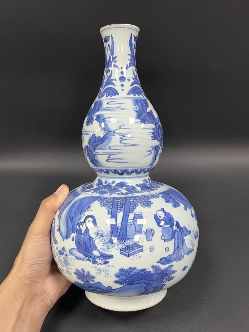 明崇祯 青花对酒当歌、高士饮享图葫芦瓶 - 图3