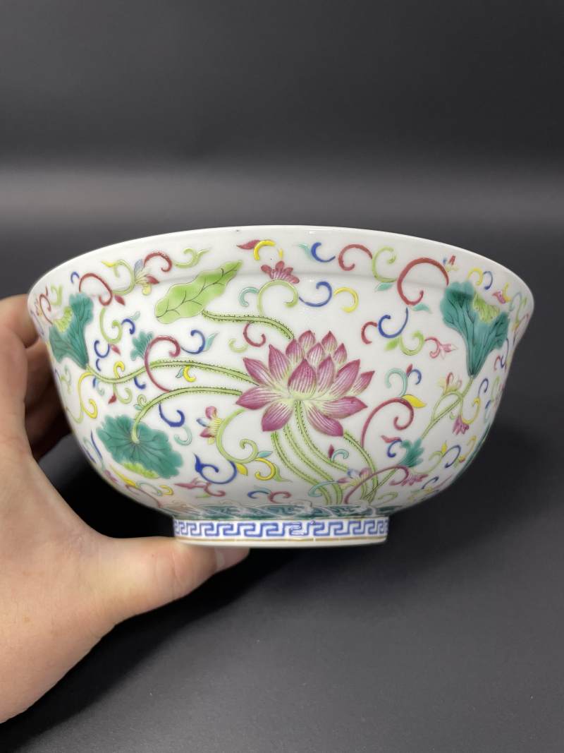 清光绪 内青花外粉彩荷塘图大碗 - 图4