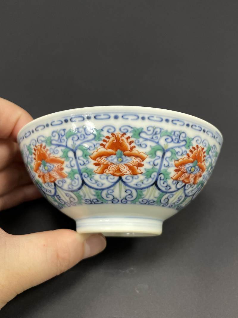 清道光 斗彩缠枝花卉纹碗 - 图2