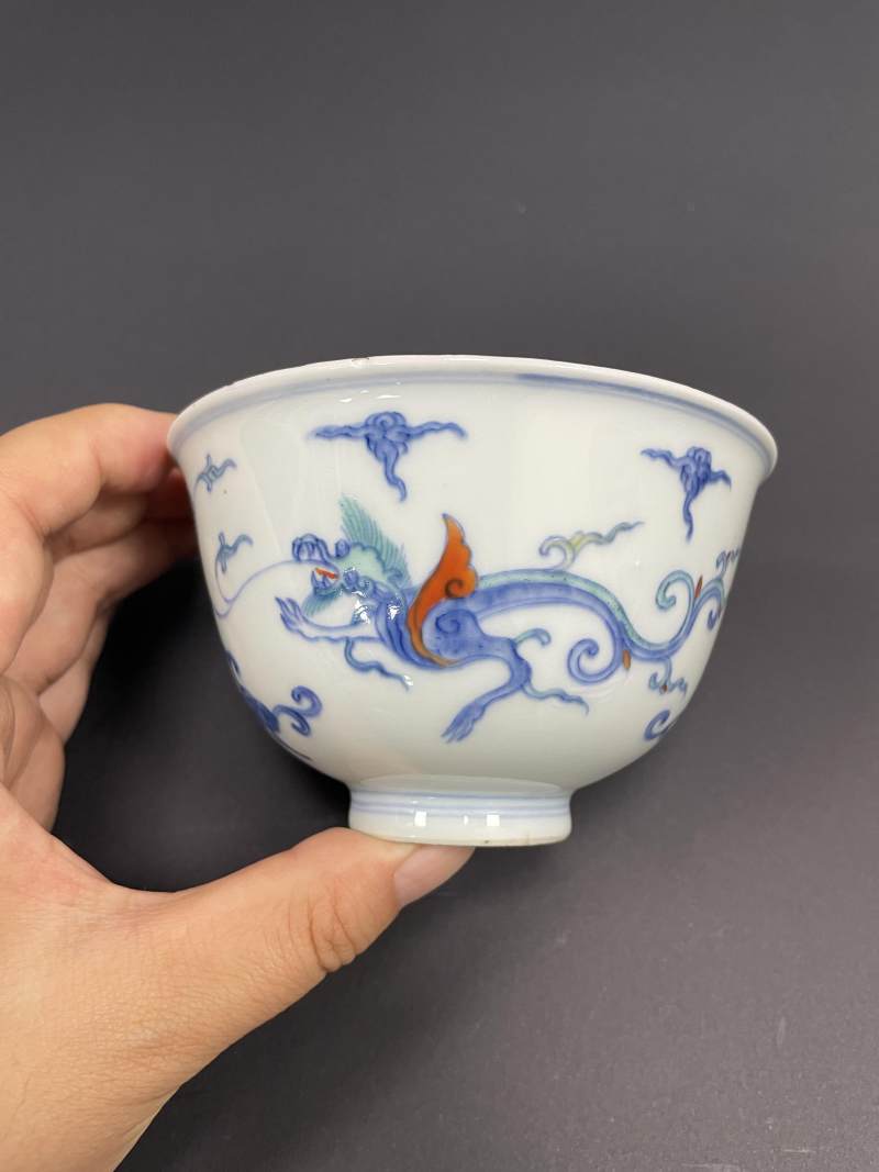 清雍正 斗彩穿花螭龙纹杯 - 图5
