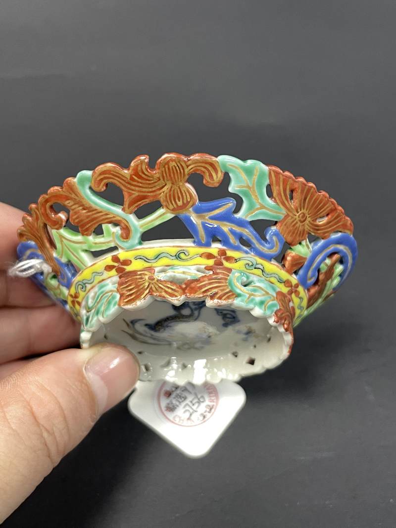 清乾隆 青花粉彩金玉满堂大吉图镂空小盘一对 - 图6