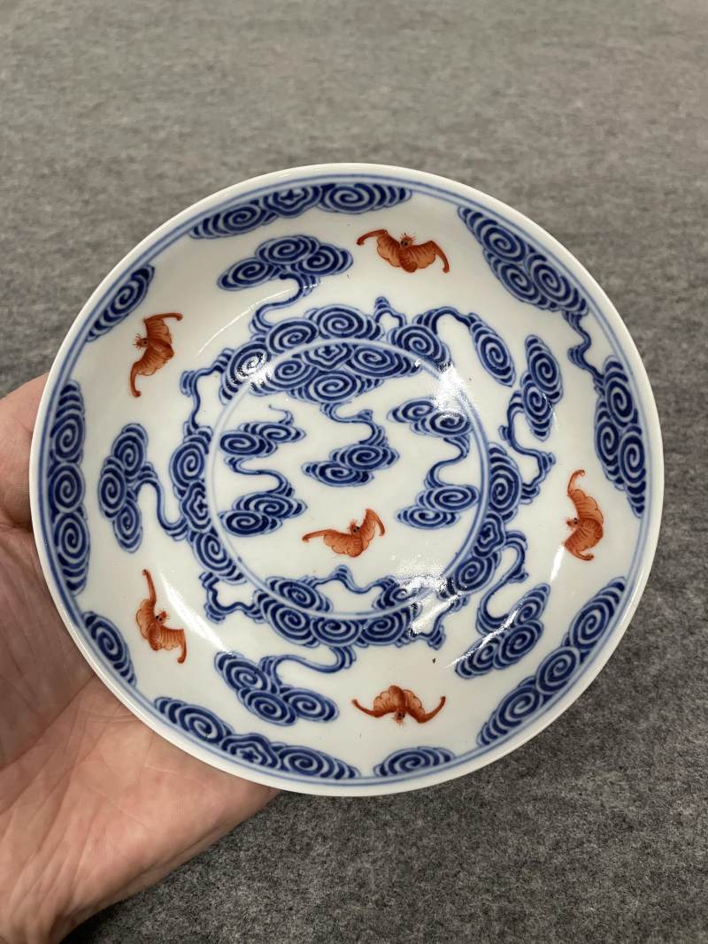 清光绪 青花矾红洪福齐天图杯、碗、盖碗、盘、匙八十三只 - 图153