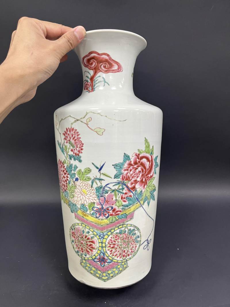 清雍正 粉彩篮花图棒槌瓶 - 图5