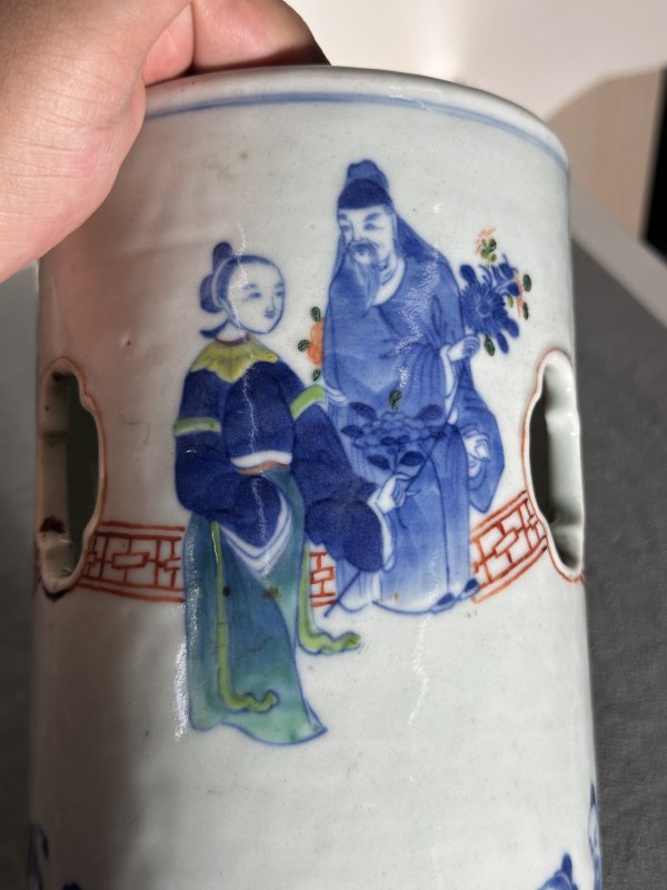 清中期 斗彩人物开窗帽筒 - 图4