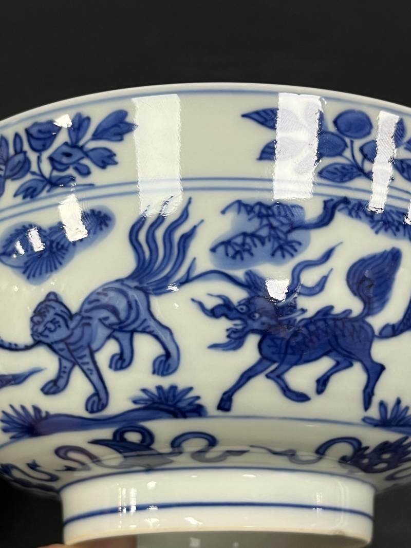 明万历 青花山海异兽图墩式碗 - 图10