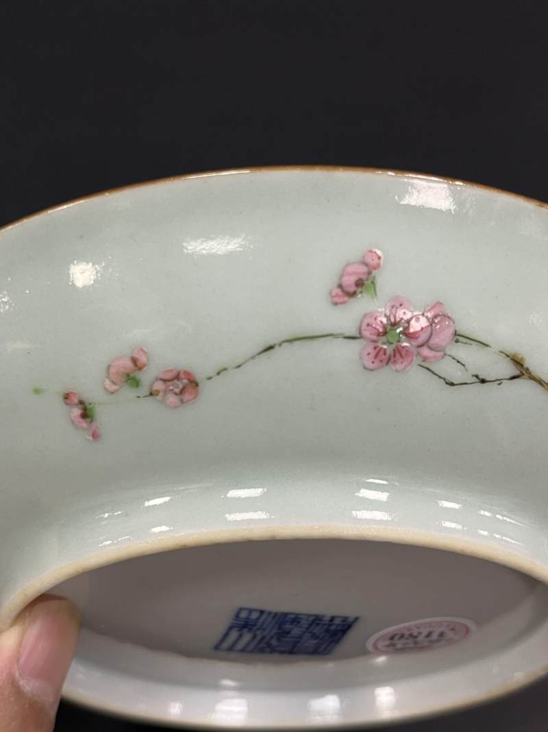 清乾隆 青釉粉彩过枝梅花纹盘 - 图10