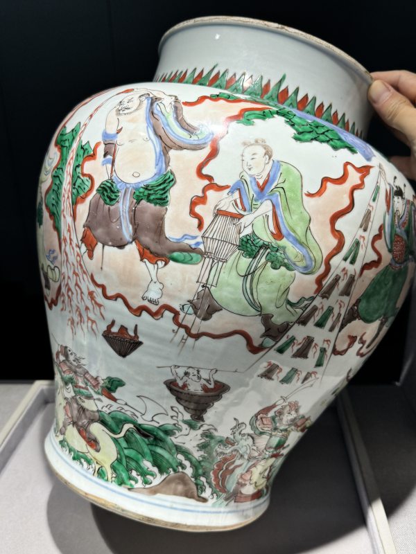 清康熙 青花五彩八仙闹海图大盖罐 - 图29