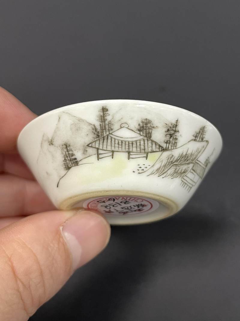 清乾隆 粉彩山水纹马蹄套杯六只 - 图6