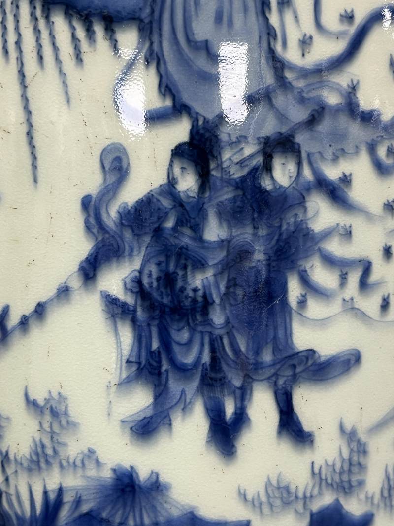 明崇祯 青花三国演义之吕布月下夺徐州人物故事图大笔筒 - 图9