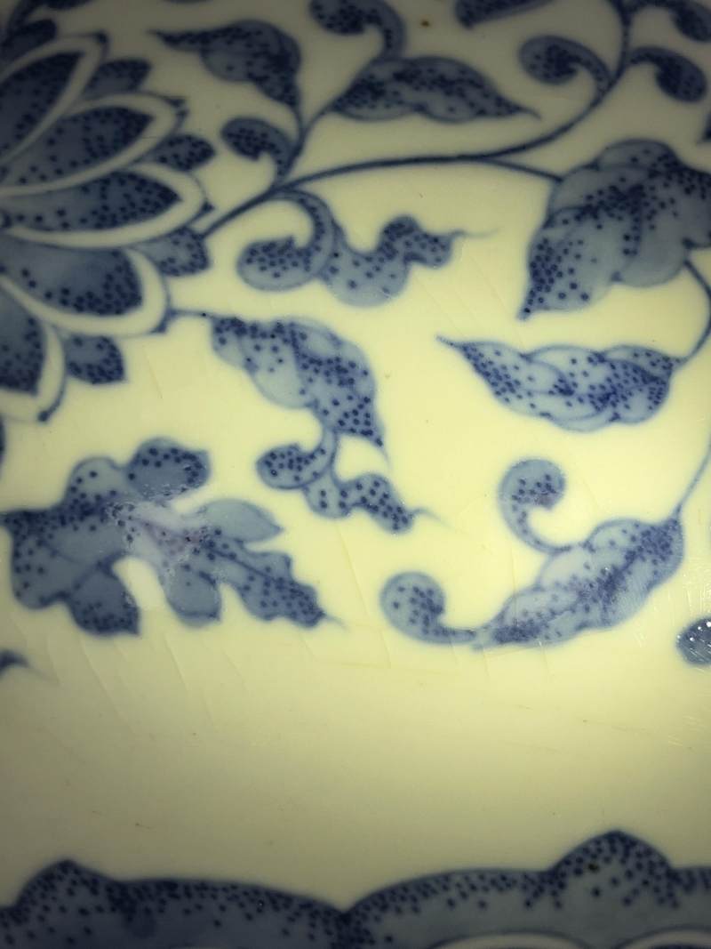 清晚期 青花缠枝莲纹赏瓶 - 图14