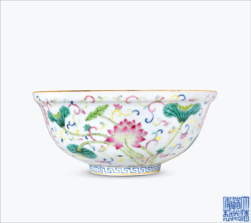 清道光 内青花外粉彩荷塘图碗 - 图1