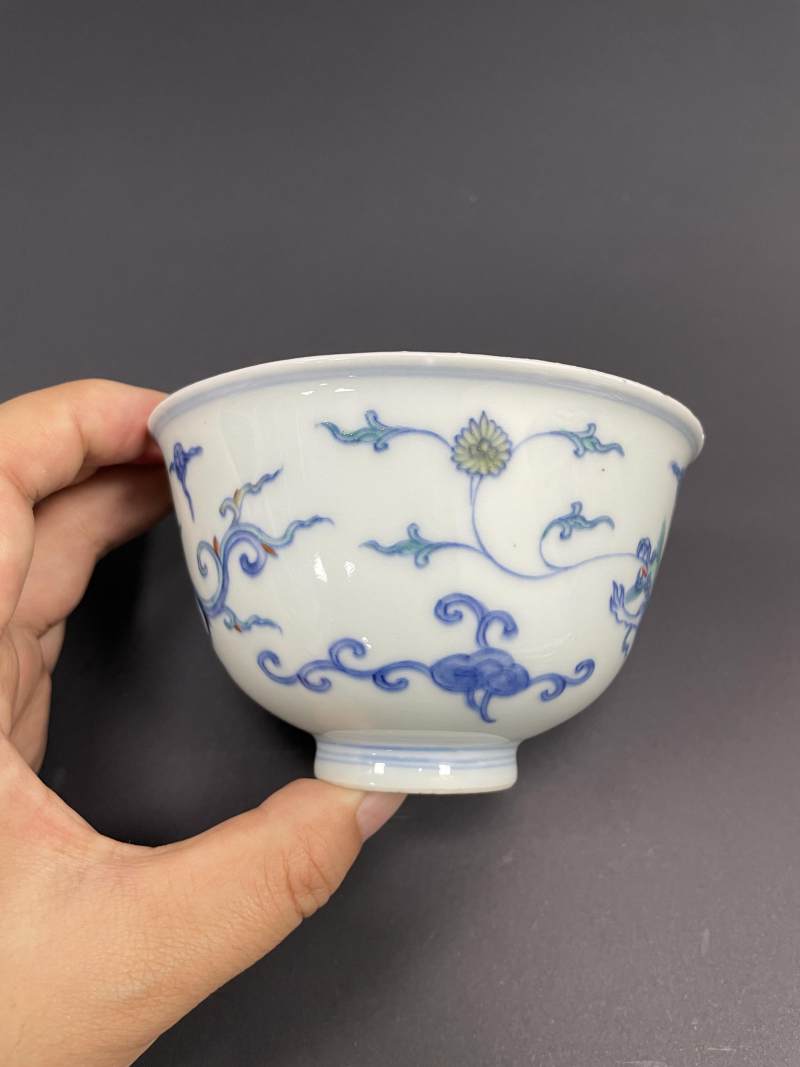 清雍正 斗彩穿花螭龙纹杯 - 图8