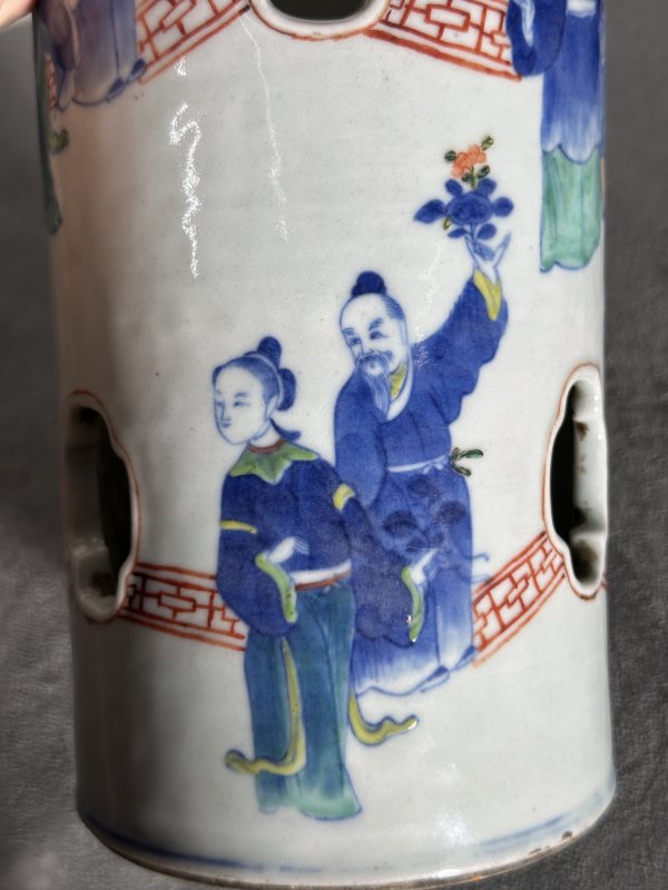 清中期 斗彩人物开窗帽筒 - 图5