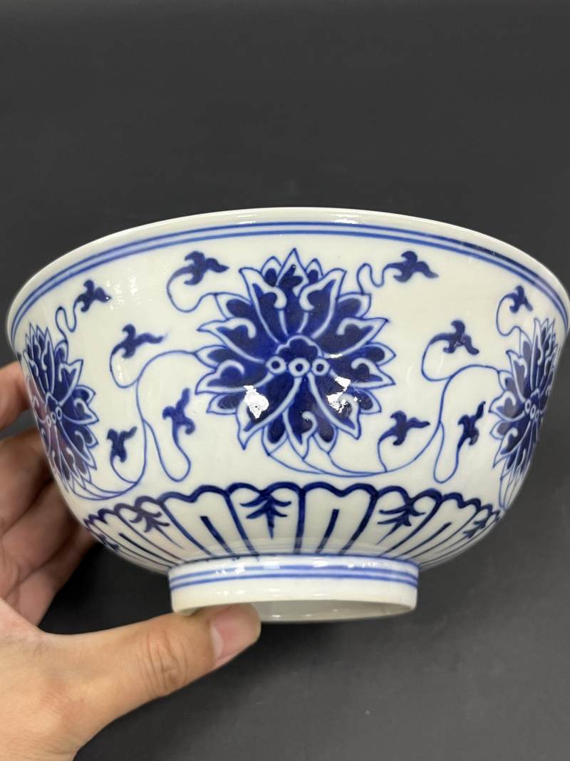 清宣统 青花缠枝莲纹大碗 - 图5