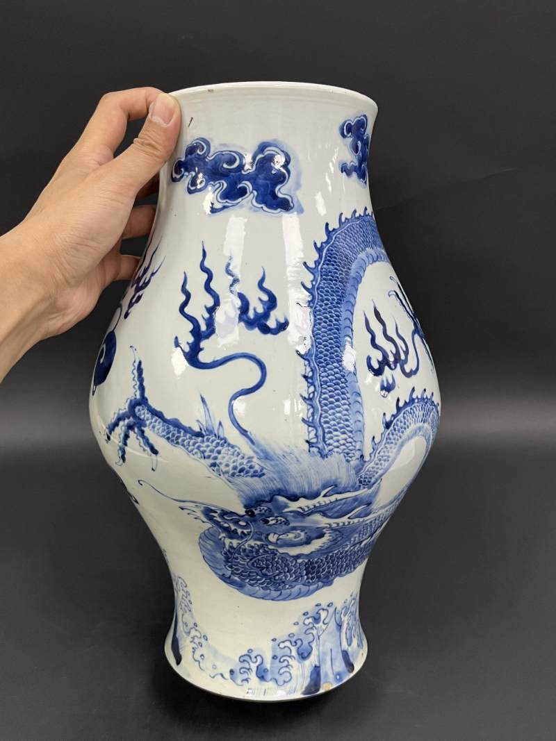 清雍正 青花云龙纹橄榄尊 - 图2