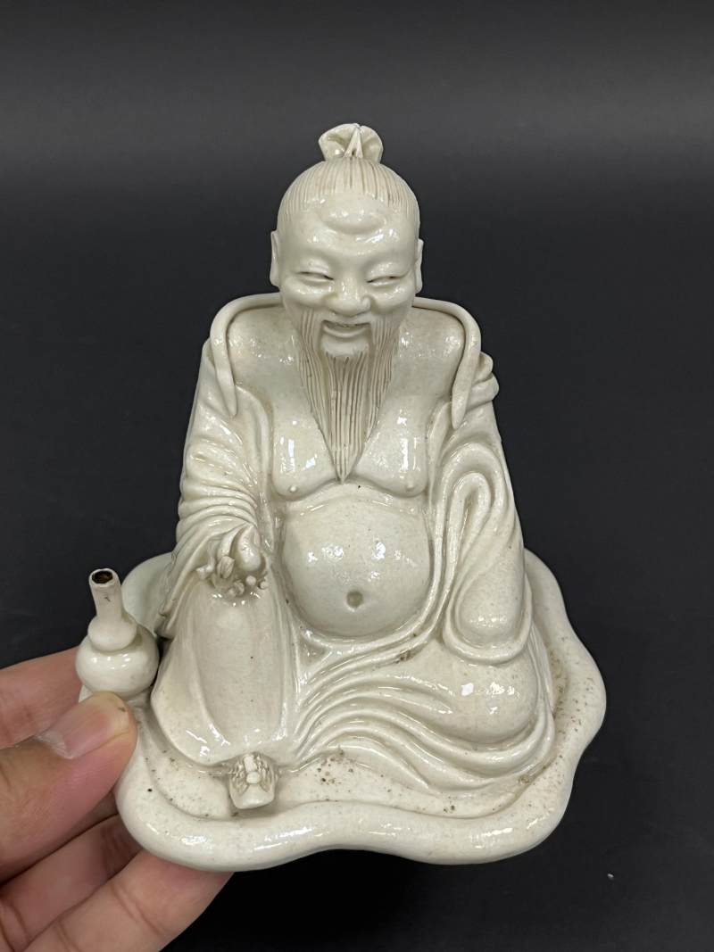 清中期 江鸣阜款白釉东方朔塑像 - 图2