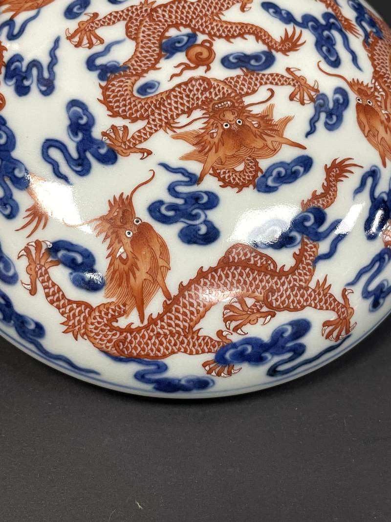清嘉庆 青花矾红九龙图大印盒 - 图8