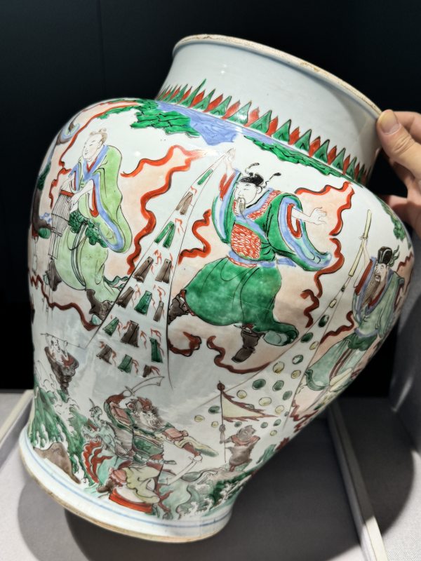 清康熙 青花五彩八仙闹海图大盖罐 - 图30