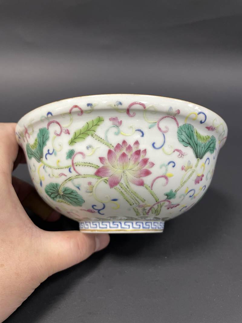 清道光 内青花外粉彩荷塘图碗 - 图3