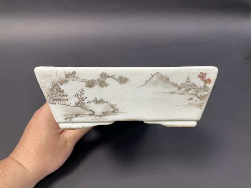 清雍正 矾红墨彩人物纹长方水仙盆 - 图4