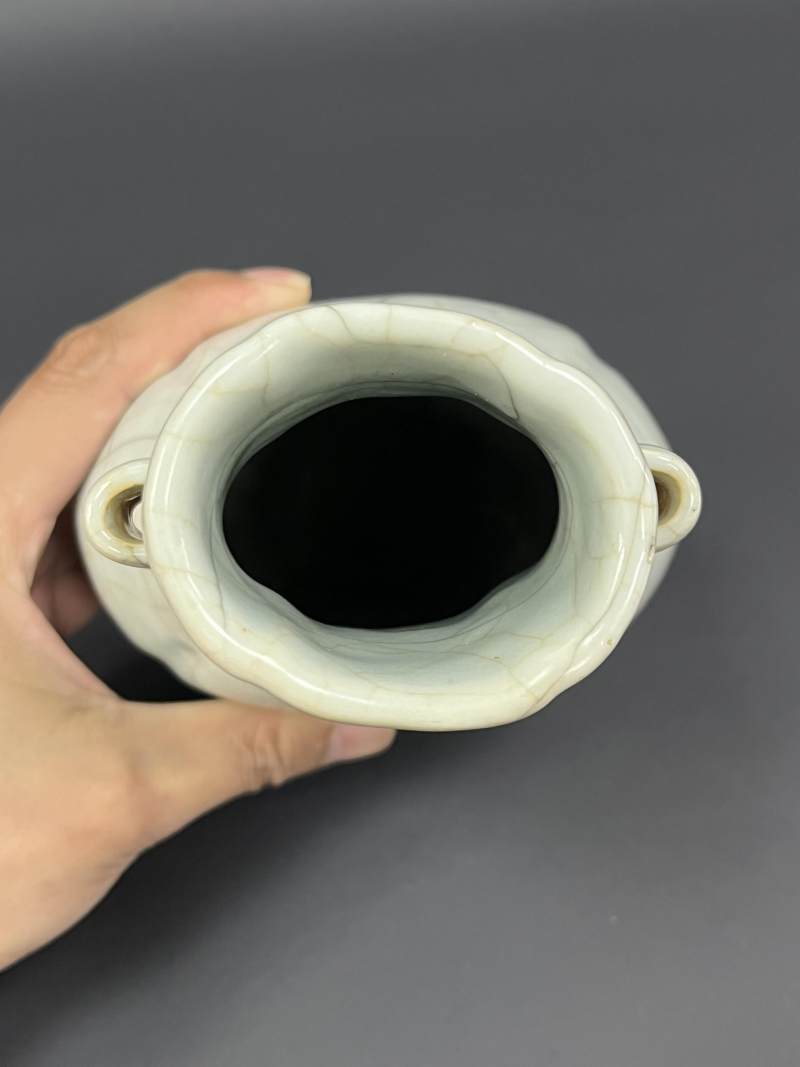 元 釉里红缠枝莲纹玉壶春瓶 - 图6