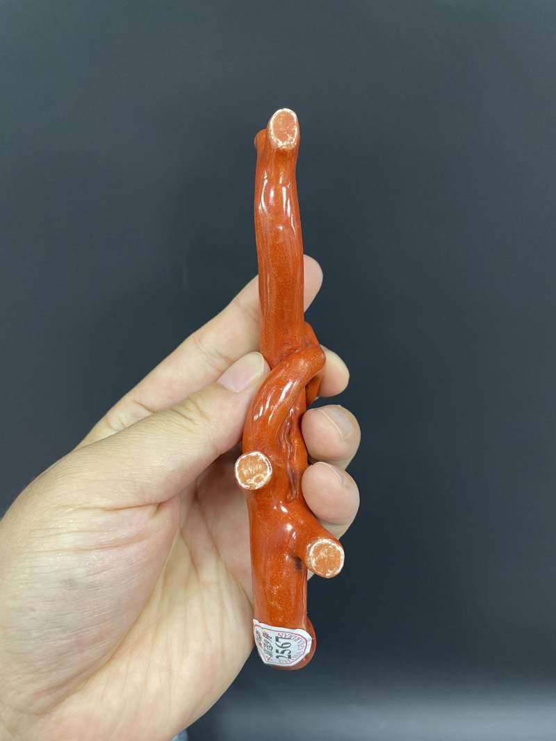 清乾隆 珊瑚红釉仿珊瑚笔架 - 图4