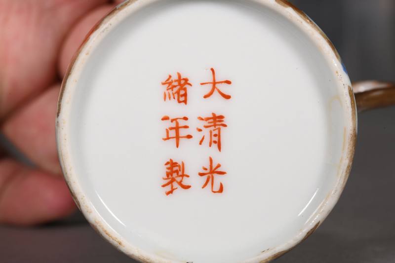 清光绪 金地粉彩百花纹壶、杯、盘六十二只 - 图10
