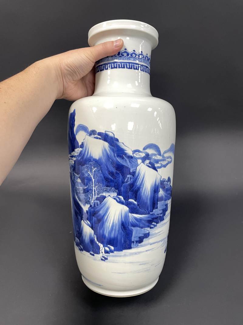 清康熙 青花山水人物纹棒槌瓶 - 图7