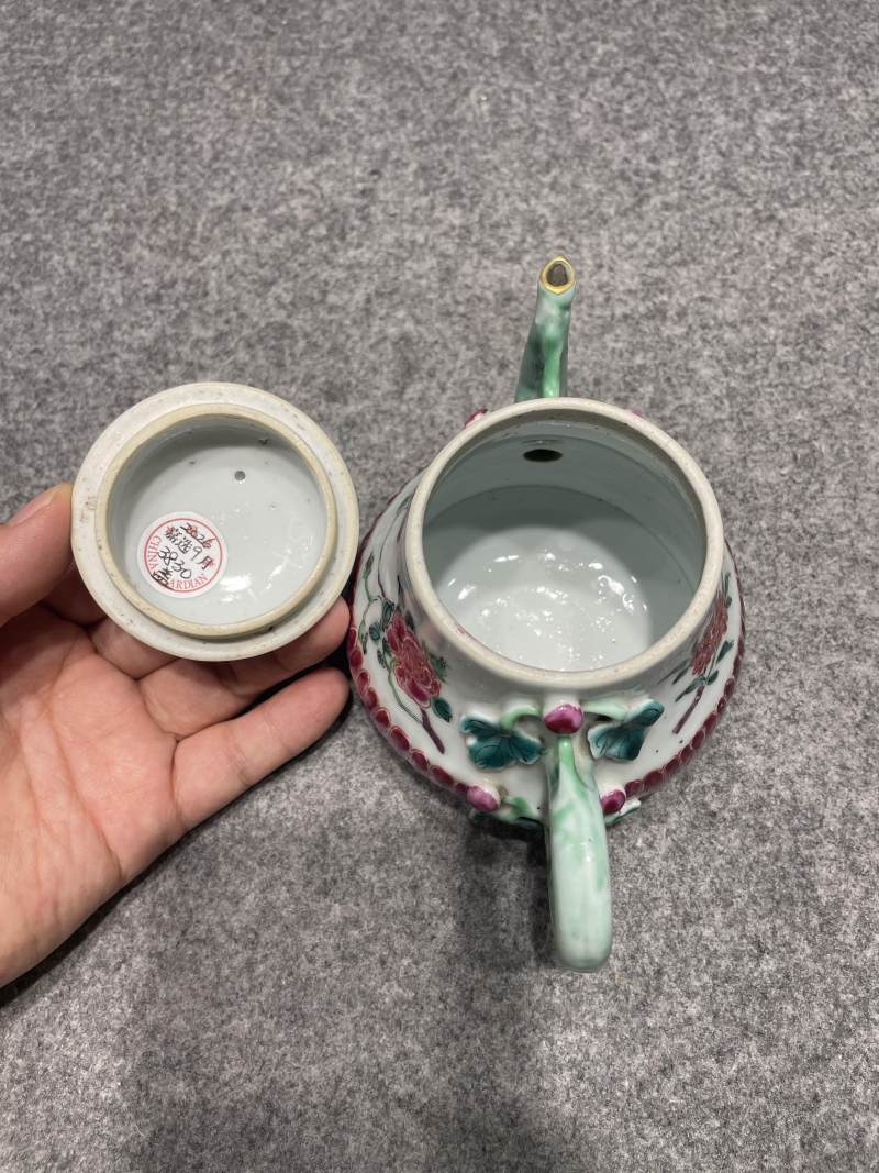 清雍正 粉彩松鹿图杯、折枝花卉纹菊瓣壶三只 - 图15