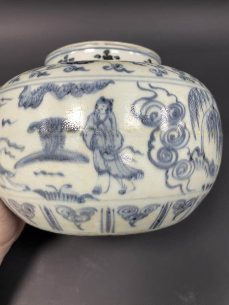 明成化-弘治 青花缠枝莲托梵文开光神仙人物纹罐 - 图16